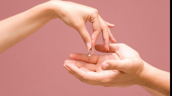 Divorţ-şoc chiar înainte de Paşte: Un cunoscut fotbalist român, părăsit de nevastă