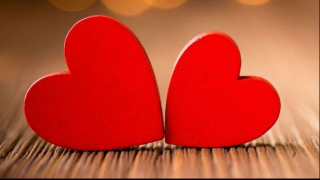 Trei cupluri care se formează de 1 mai și nu se mai despart 