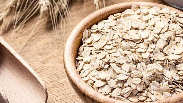 Ce se întâmplă în corpul tău dacă mănânci zilnic fulgi de ovăz. Cât de sănătos este acest mic dejun