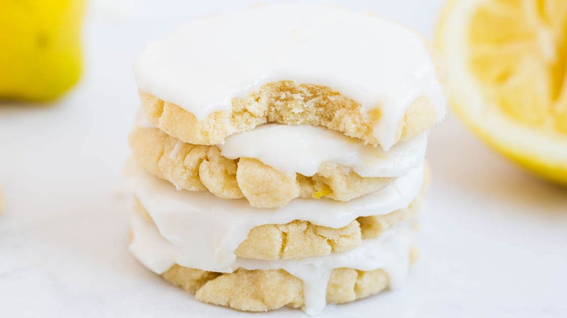 Cum să prepari biscuţi delicioşi cu glazură de lămâie. Reţeta pentru care te va lăuda toată lumea