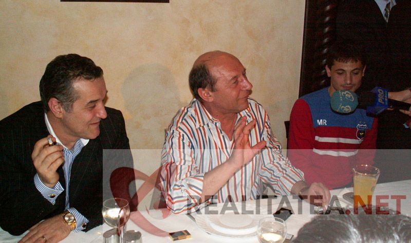 Imagini nedifuzate | Steaua - Rapid, Cupa UEFA 2006 | Realitatea.net face publice secvenţe inedite