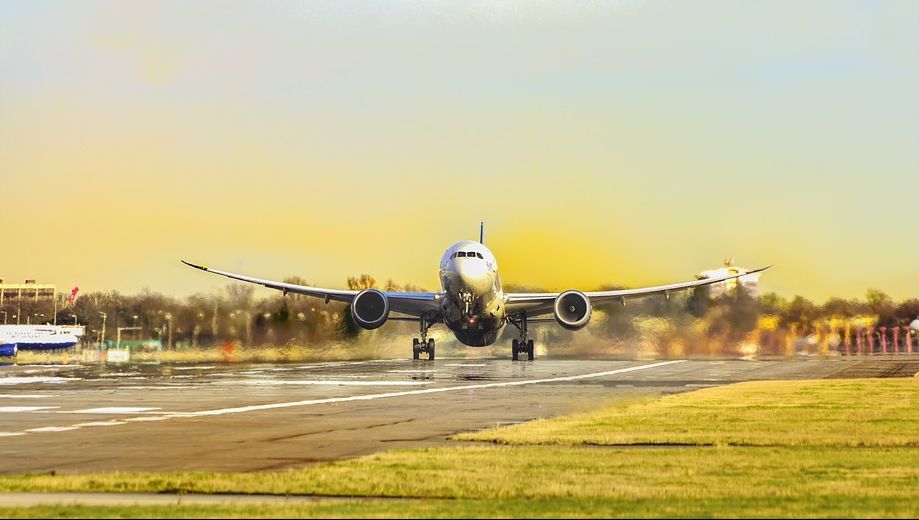 Încă o mare companie aeriană, în grevă. Numeroase zboruri au fost anulate