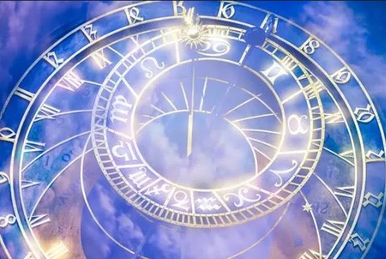 Horoscop de weekend 27-29 aprilie: Ce zodii vor avea parte de câştiguri financiare