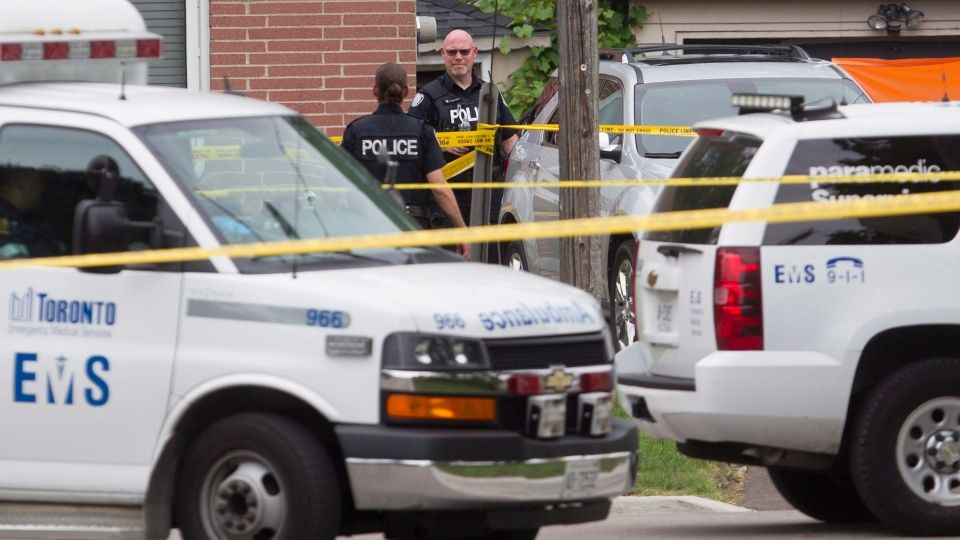 O camionetă a intrat în mulţime, la Toronto: 10 morți, 15 răniţi. Șoferul, reținut 