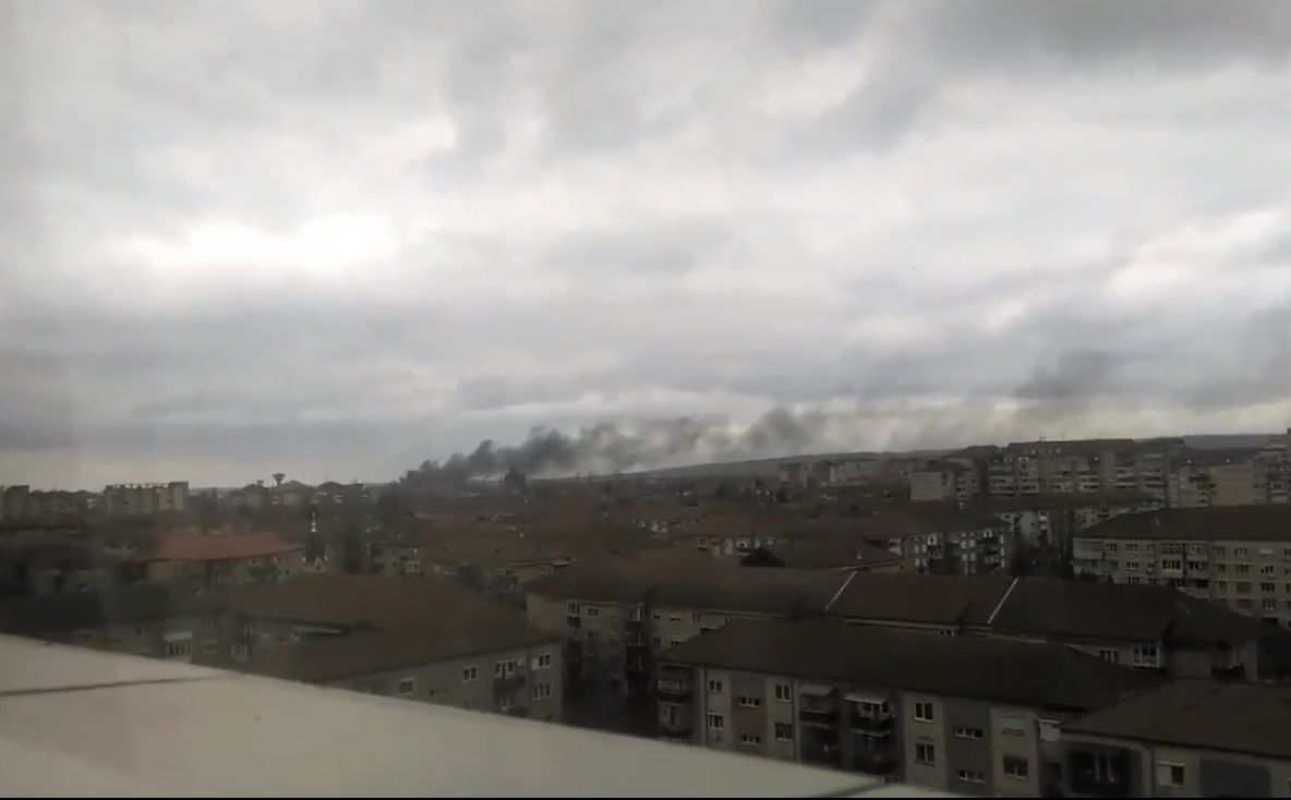 Alertă în Oradea, în urma unui incendiu puternic: Oamenii, sfătuiți să stea în case