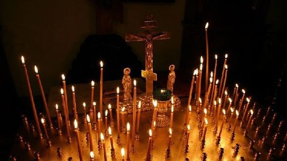 Taina lumânărilor întoarse: cum se folosesc corect pentru a ajuta păgubiţii