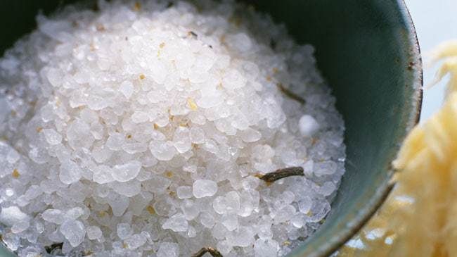 Cât de periculoasă este alimentaţia din care excluzi sarea. Riscurile pentru sănătate, foarte mari