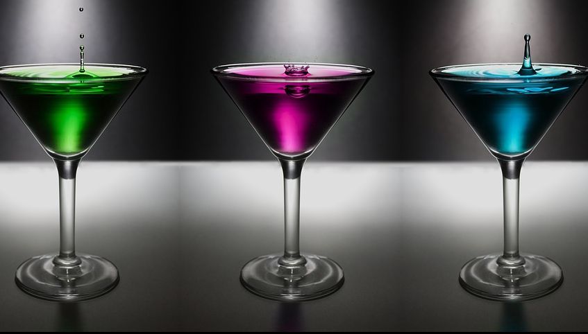 Vârsta la care bei prima dată alcool poate determina riscul de cancer