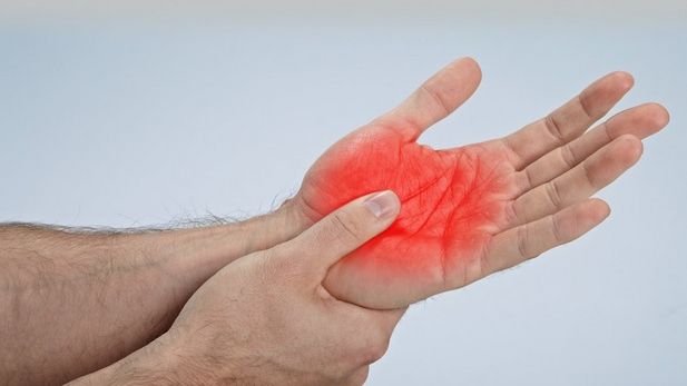 Ce boli pot ascunde palmele roşii