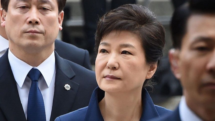 Prima femeie preşedinte din Coreea de Sud, condamnată la 24 de ani de închisoare pentru corupţie  