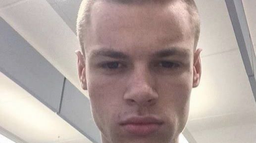 După ce ia permisul, tânărul îi trimite instructorului cel mai indecent mesaj. A clacat şi...