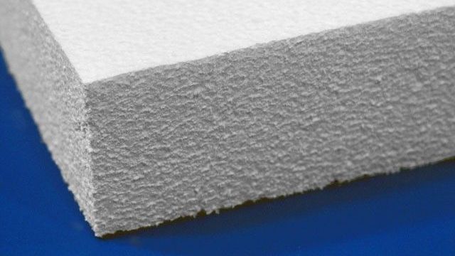 Un copil de trei ani a murit înecat cu o bucată de polistiren. Părinţii sunt anchetaţi 