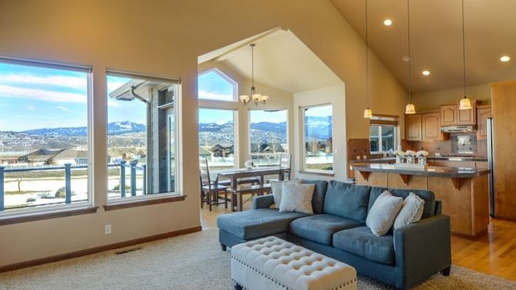 Prețul locuințelor, creștere mai mare în România decât în UE