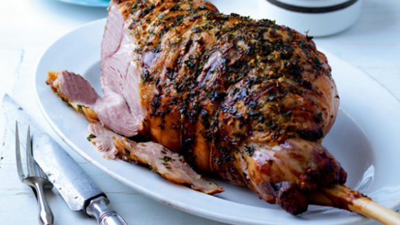 Pulpă de miel la cuptor. Ingredientele care fac să fie un deliciu