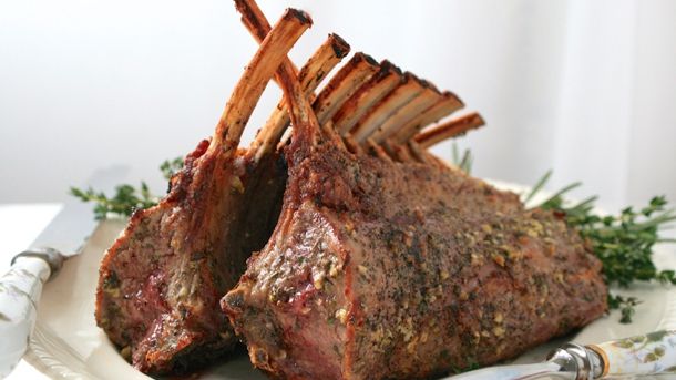 Cine NU ar trebui să consume carne de miel de Paşte. Sub nicio formă!