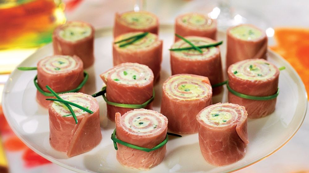 Cum să prepari rapid un aperitiv delicios pentru o masă cu mulţi invitaţi. Reţeta ideală