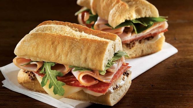 De ce nu ar trebui să mănânci sandvișuri la prânz sau la cină