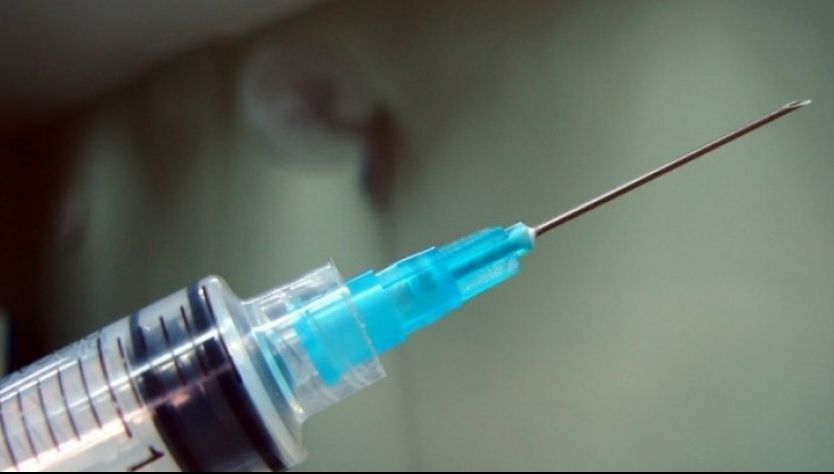 Momente cumplite într-un supermarket din Banat. Clienții, atacați cu o seringă cu ac!