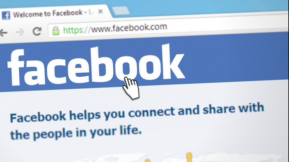 Trei fotografii pe care n-ar trebui să le publici niciodată pe Facebook