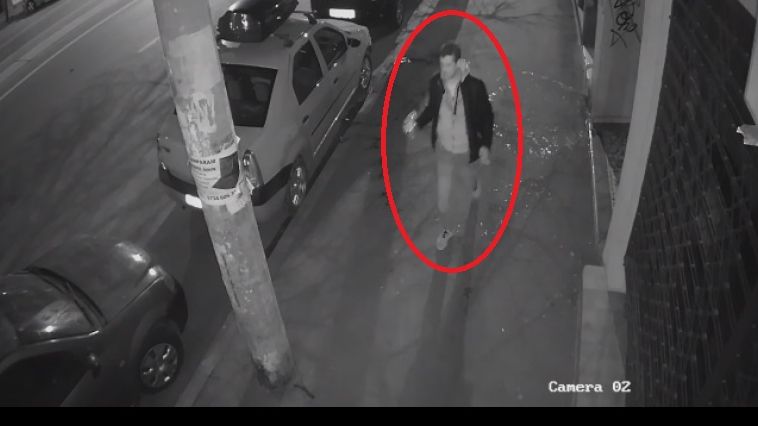 Primele imagini cu presupusul piroman din București. Poliția cere ajutorul: ”L-ați văzut?”