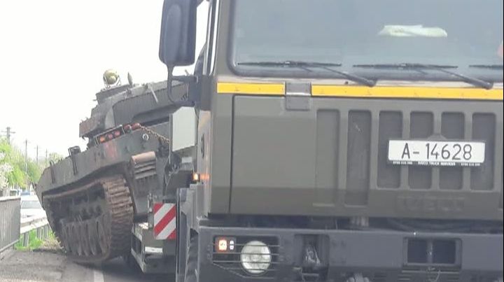 Tanc răsturnat în judeţul Prahova. Traficul este restricţionat. Imagini de la locul accidentului