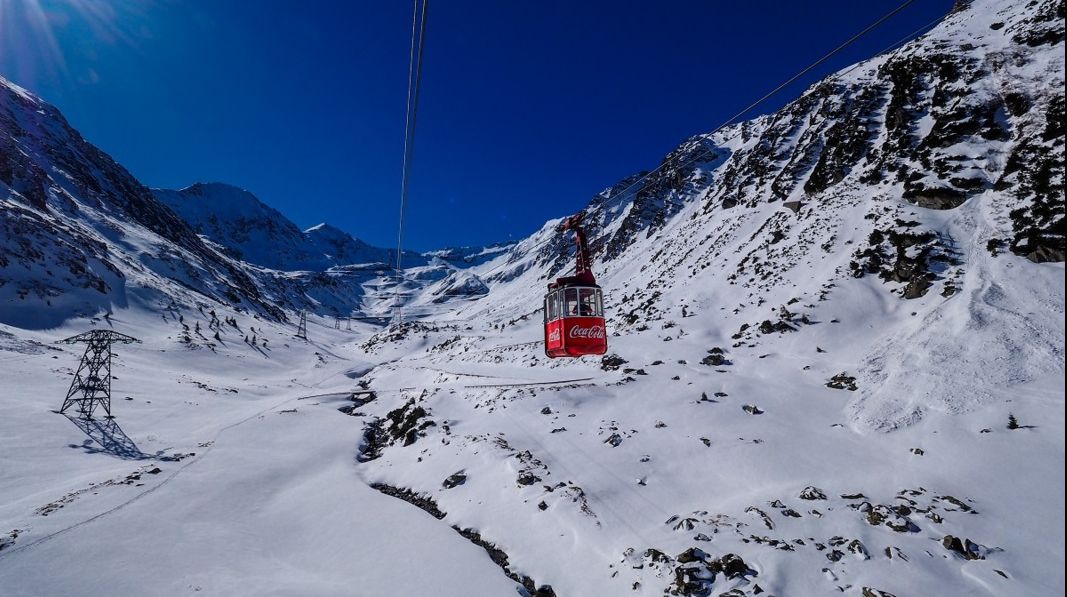 20 de persoane au rămas blocate pentru 30 de minute în telecabina de la Bâlea Lac