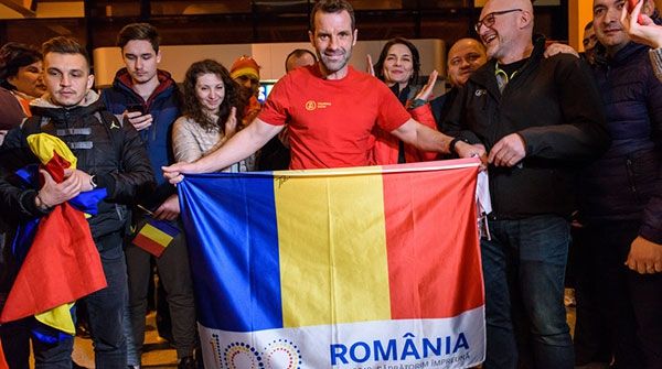 Tibi Uşeriu a purtat tricolorul Centenarului. A explicat de ce a făcut asta + unde îl va mai duce