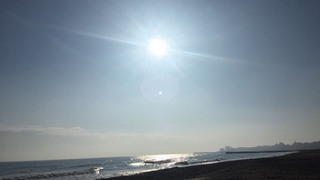 PROGNOZA METEO. Cum va fi vremea în minivacanţa de 1 mai - va ploua sau vom face plajă?