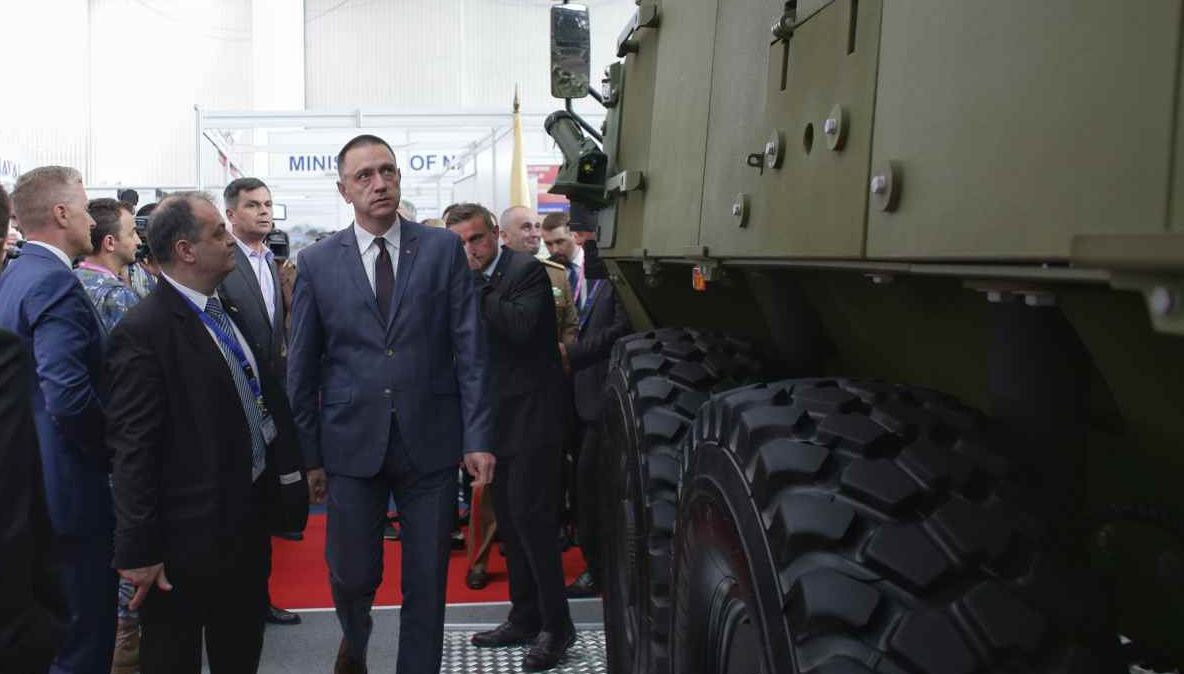 Afacerea secolului în România. Bugetul uriaş al Apărării, magnet pentru firme din toată lumea