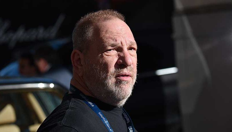 Harvey Weinstein s-a predat poliţiei din New York. A fost pus oficial sub acuzare pentru viol