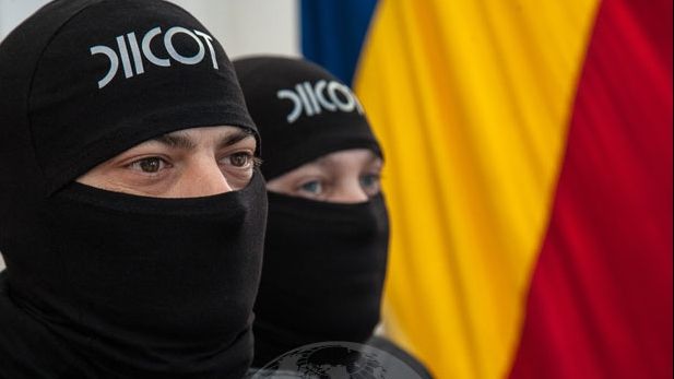 ZIUA Z la DIICOT Sute de interlopi, ridicaţi de mascaţi. Horodniceanu: "Arătăm că statul e puternic"