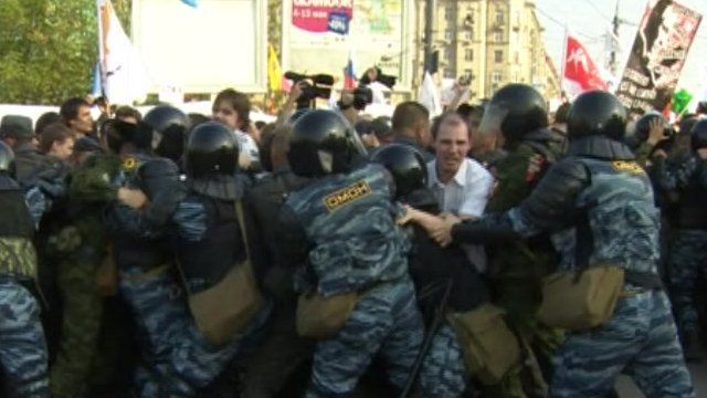 Reţineri masive, după un protest anti-Putin în Rusia. 1600 de oameni au fost ridicaţi de Poliţie 