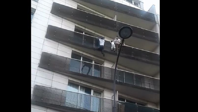 Salvare miraculoasă. Un copil de 4 ani, salvat de "Spider Man"