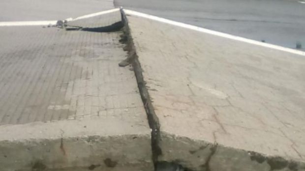 ATENŢIE şoferi! Trafic restricţionat pe Autostrada Soarelui: plăcile de beton s-au ridicat 