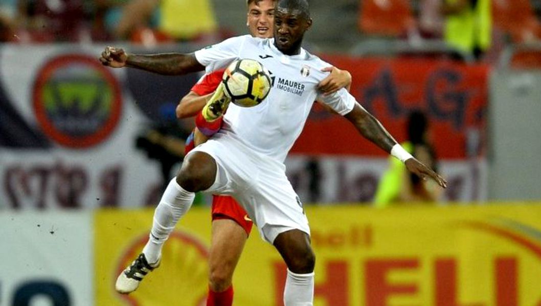 Caz incredibil în Liga 1. Un jucător ar fi furat bani din buzunarele coechipierilor