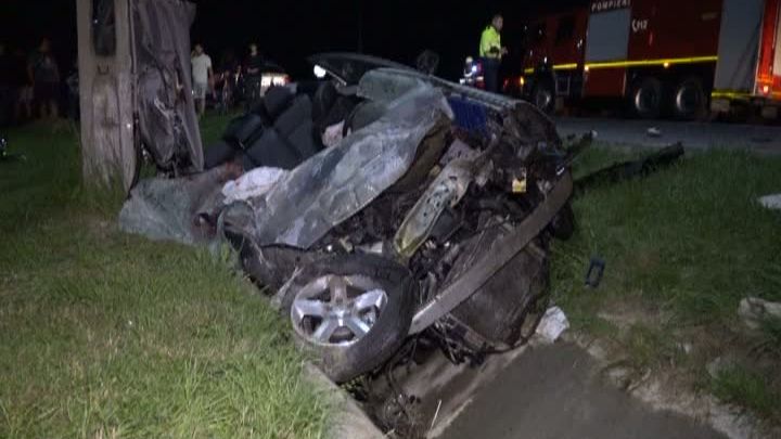 Accident grav în Argeş: Doi morţi şi un rănit