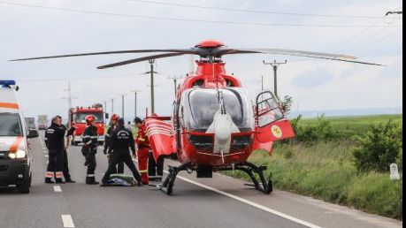 Accident grav, soldat cu 3 victime, pe DN5. Elicopterul SMURD a fost solicitat