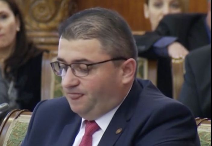 Cum scapă de ”Ora Guvernului” un ministru care s-a făcut de râs la audierile din Parlament