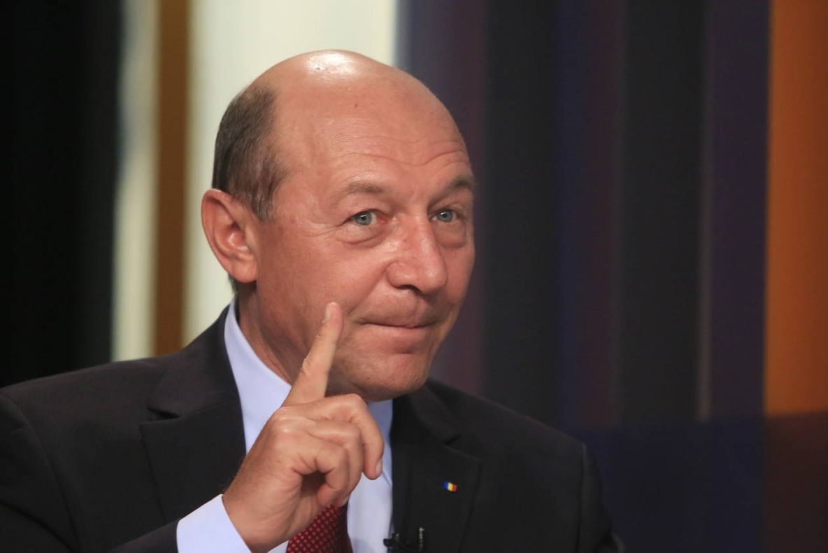 Băsescu, despre plângerea penală a lui Orban pe numele lui Dăncilă: "Sică, ce-o fi în capul tău?!"