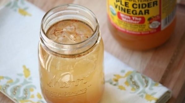 Băutura pe care trebuie să o consumi imediat după trezire: arde grasimea şi detoxifică organismul