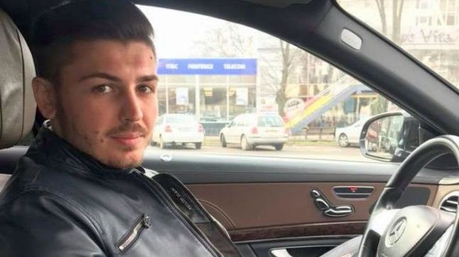 Cine-i beizadeaua care se laudă la TV cu banii „sparţi“ pe băutură într-un club de fiţe din Mamaia