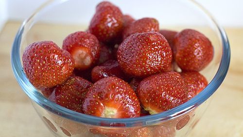 Legătura şocantă dintre căpşuni şi cancer. Cercetătorii au făcut anunţul!