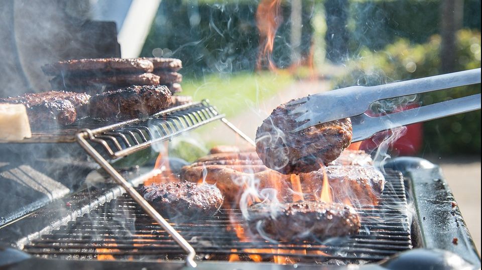 Alimentul care favorizează depresia și anxietatea este preferatul românilor - studiu îngrijorător