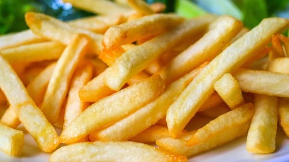 Cartofi prăjiţi. Cum să îi pregăteşti acasă exact ca la restaurant