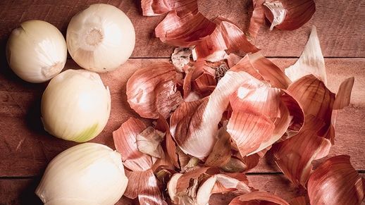 Coaja de ceapă îţi rezolvă probleme medicale grave. Cel mai bun remediu naturist