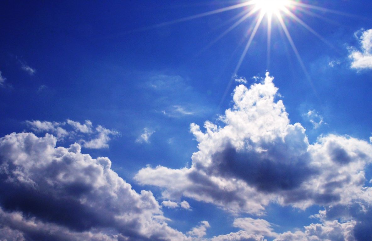 PROGNOZA METEO. Cum va fi vremea în mini-vacanţa de 1 iunie - avem nevoie de umbrele?