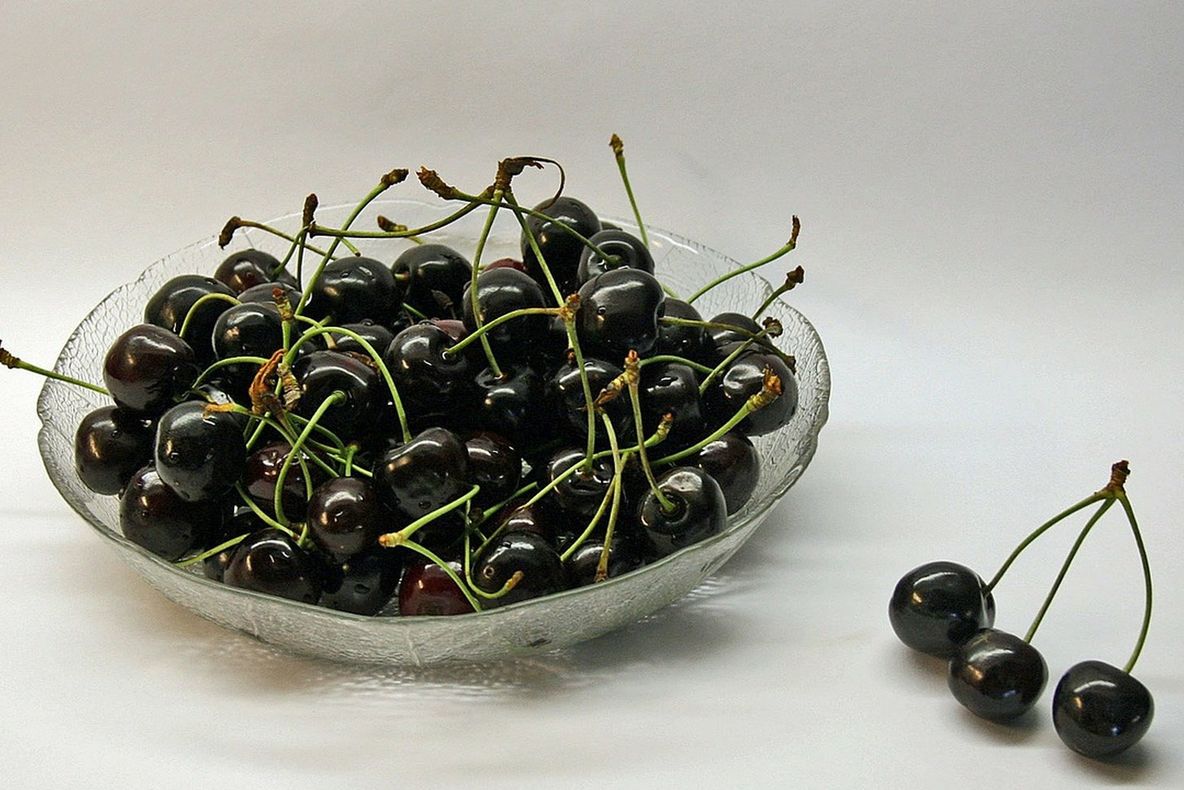 Cum să reduci colesterolul cu cireșe negre. Vindecă boli grave