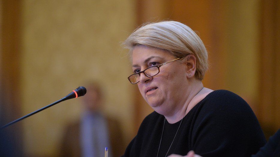 Șefa TVR, amenințată cu demiterea după ce a refuzat audierea în Parlament