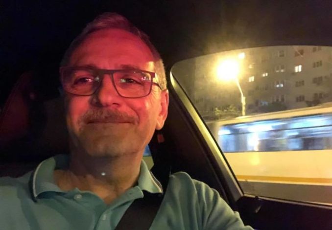 Vodafone îl contrazice pe Dragnea! N-a fost nicio problemă cu SMS-urile pe 1 Mai