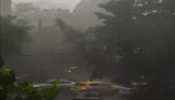 Cod portocaliu de furtună, grindină şi ploi torenţiale 